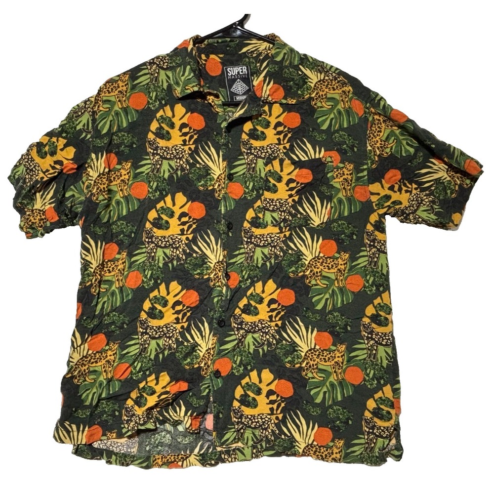 Massive Button Up Shirt Mens MED Safari Jungle Colorful Animal Pattern Tropic